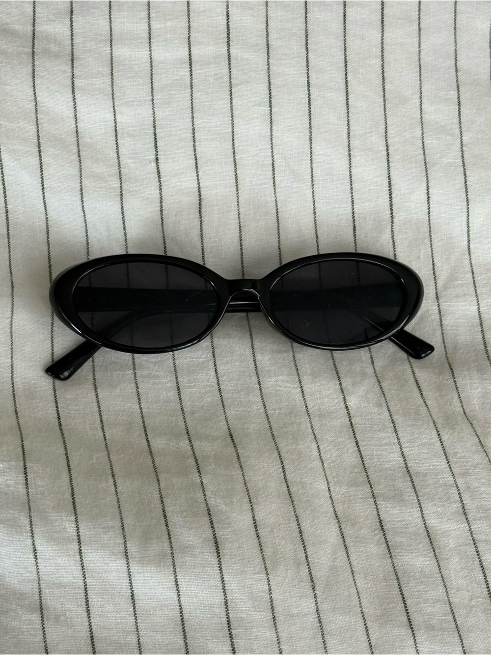 Black Slim Cat-Eye Sunglasses - Unbranded